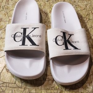 COPY - Calvin Klein White Canvas Slides Size 9